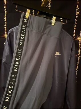 Nike Air Women’s Navy/Black Performance Track Jacket